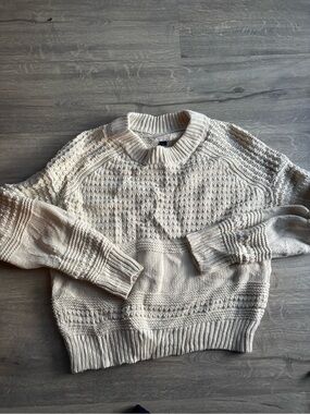Universal Thread Cream Cable Knit Crewneck Sweater